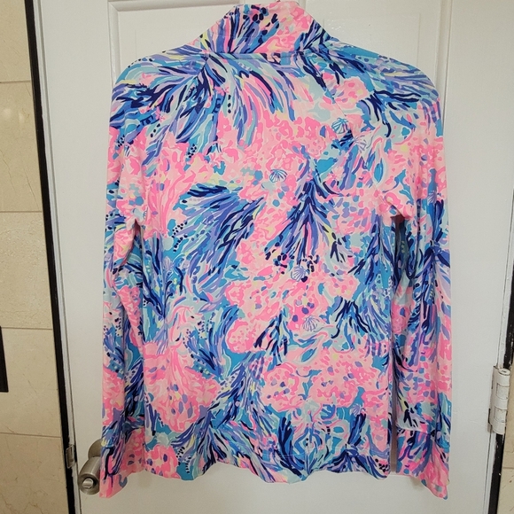 Lilly pulitzer UPF 50+ Skipper Popover in Periwinkle. - Picture 3 of 11